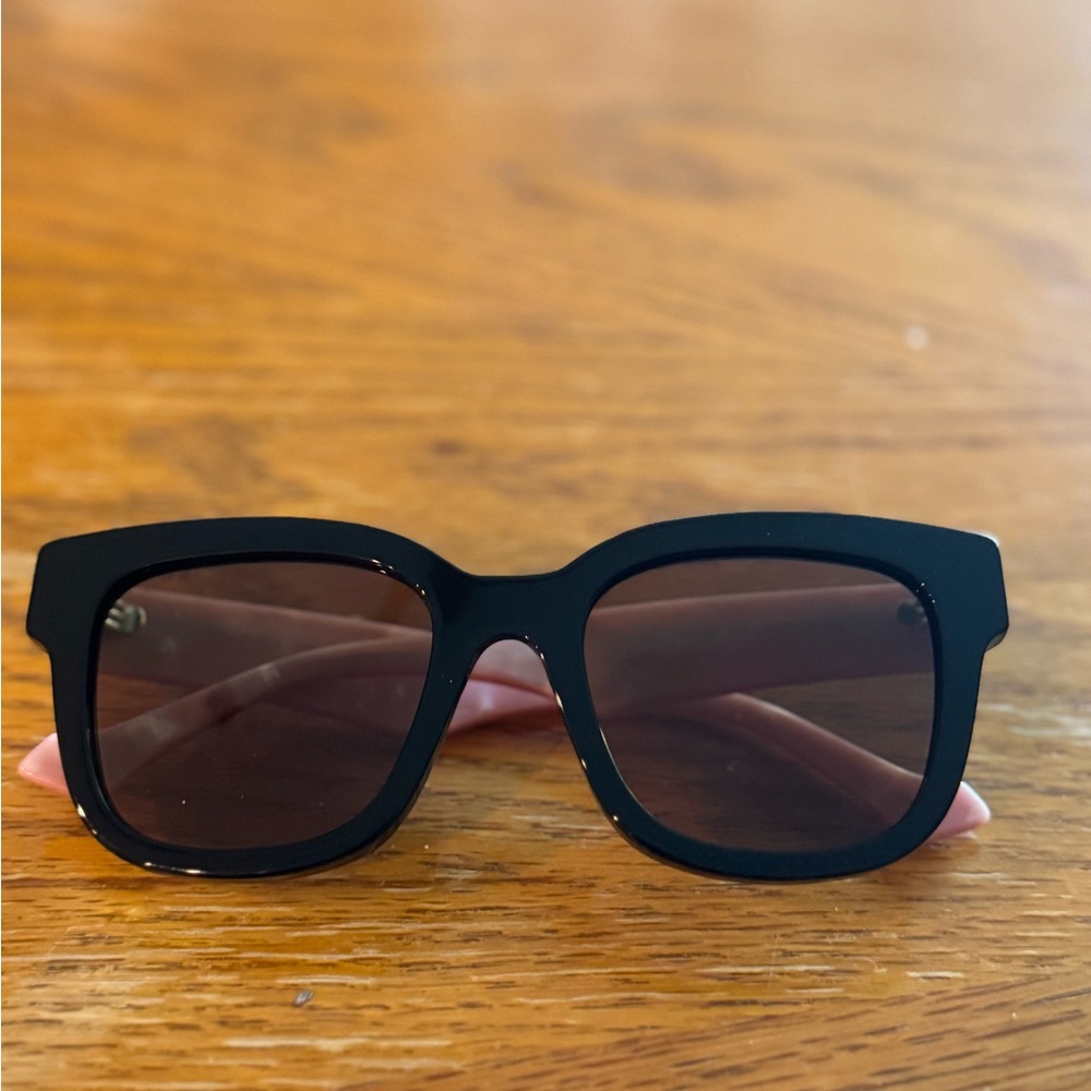 Gucci Black and Pink Sunglasses